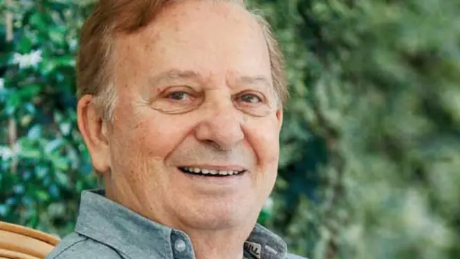Seyfi Dursunoğlu: Memurluktan Huysuz Virjin'le sahnelere ve televizyona uzanan bir hayat