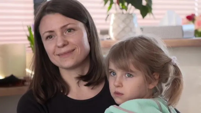 Joanna Zieba ha abierto las puertas de su casa en Rzeszów, cerca de la frontera con Ucrania, para darle alojamiento a los ucranianos que huyeron de su país y no tienen a dónde ir.