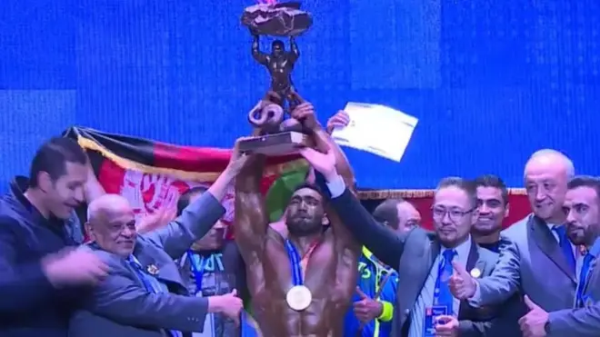 قادری در وزن ۹۰ کیلوگرام قهرمان آماتور جهان شد