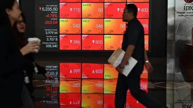 Petrol fiyatları yüzde 30 düştü: 1991'deki Körfez Savaşı'ndan beri en keskin kayıp