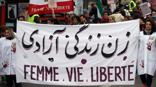 زن زندگی آزادی