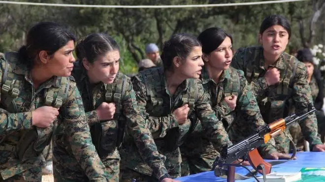 اقامت وحدات حماية الشعب تحصينات قوية في عفرين ويتمركز فيها آلاف المقاتلين الذين تصدوا لجميع محاولات السيطرة عليها