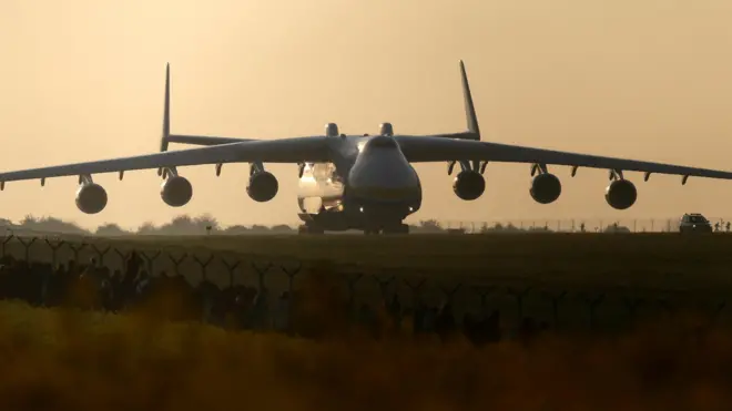 Ан-225 - уникальный самолет, самый большой и единственный в своем роде. Пока, во всяком случае.
