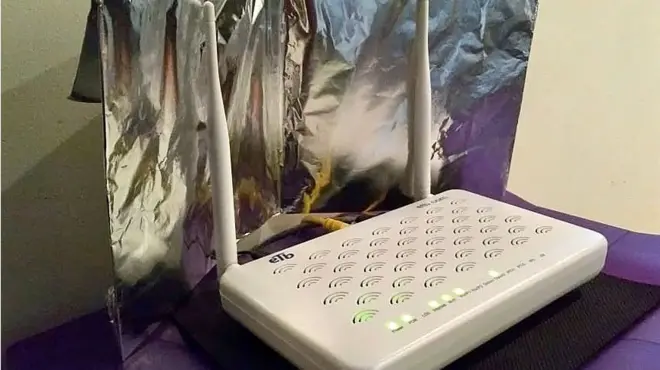 router con papel aluminio