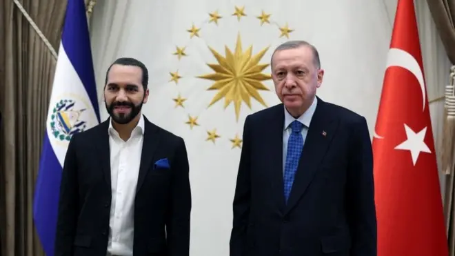 Cumhurbaşkanı Recep Tayyip Erdoğan ve El Salvador Devlet Başkanı Nayib Bukele, savunma, enerji ve altyapı alanlarını içeren 100 milyon dolar değerinde altı adet ticaret anlaşmasına imza attı.