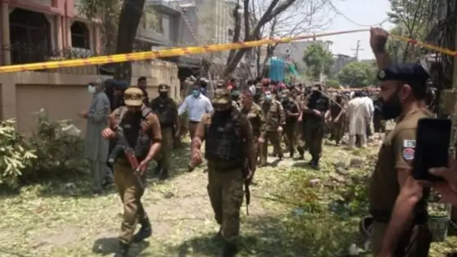 बम धमाका