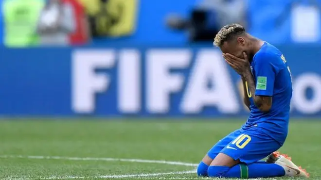 Neymar rompe en llanto al finalizar el partido frente a Costa Rica en Rusia 2018.