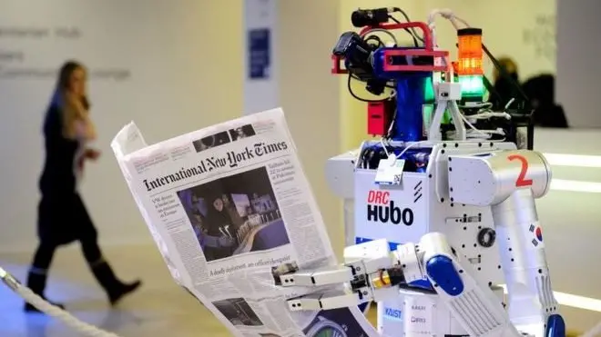 หุ่นยนต์ DRC-HUBO ของเกาหลีใต้ ซึ่งคาดว่าจะเป็นหนึ่งในปัญญาประดิษฐ์ที่จะมาทดแทนตำแหน่งงานของมนุษย์กว่า 5 ล้านตำแหน่งภายในปี 2020