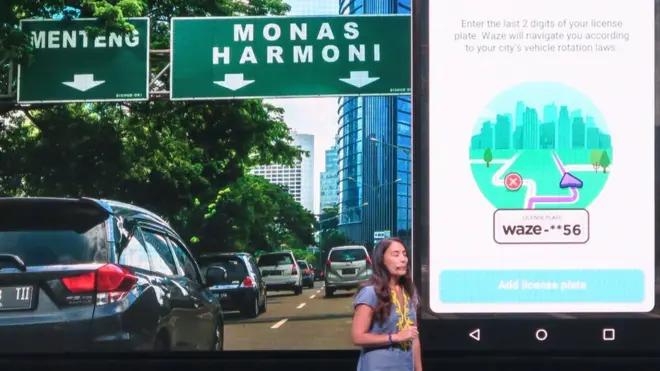 Direktur Waze Di-Ann Eisnor menjelaskan fitur navigasi ganjil-genap di acara Google for Indonesia.