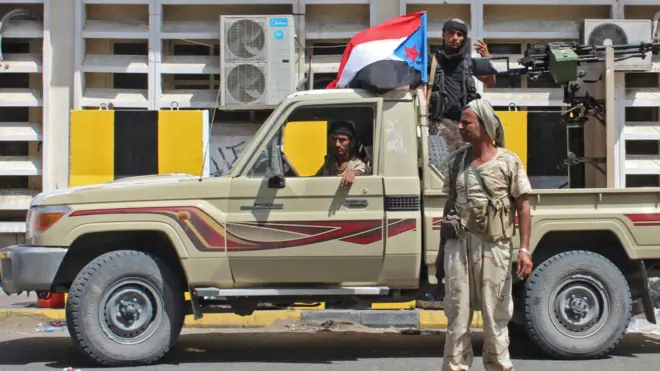 مقاتلين في عدن