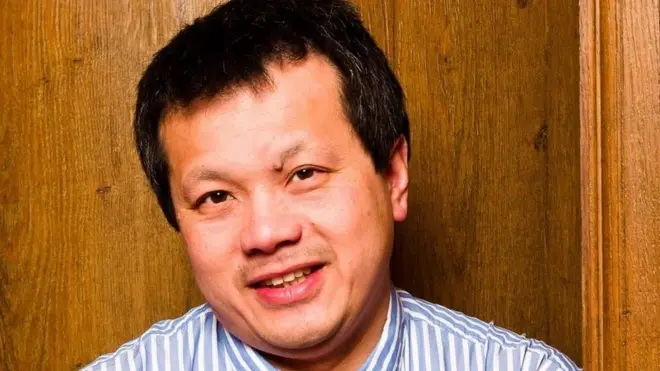 يقول تشان إن المهنتين اللتين يعمل بهما تتعلقان بالبشر