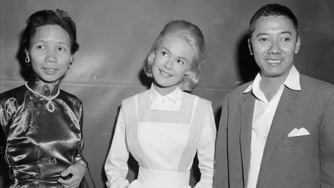 Đại tá Phạm Ngọc Thảo cùng vợ và diễn viên Sandra Dee, tại Universal Studio