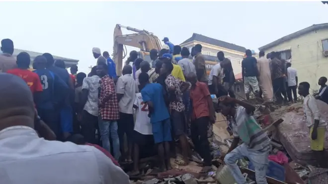 Ebute Metta collapsed building: Ibadan Street three-storey fall trap pipo - Recue update