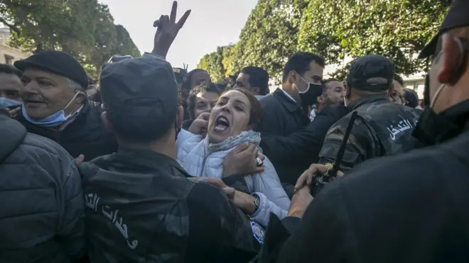 الاحتجاجات امتدت قبل أيام إلى شارع الحبيب بورقيبة وسط العاصمة