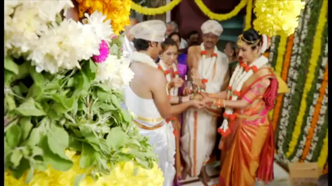 何日も続く盛大なお祝いをすることで知られるインドの伝統的な結婚式を体験したいという外国人観光客向けのツアーが始まった。ディビヤ・アルヤ記者がインド南部バンガロールからリポートする。