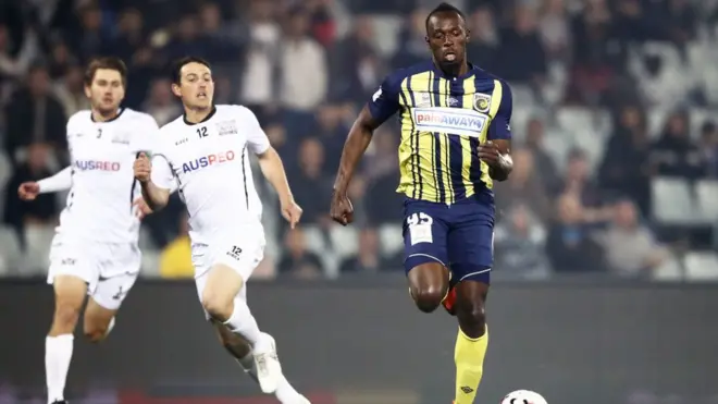 Bolt mu mukino wa gicuti ubanziriza shampiyona ubwo ikipe yakiniraga ya Central Coast Mariners yakinaga na Macarthur South West United ku kibuga cya Campbelltown kiri i Sydney muri Australia