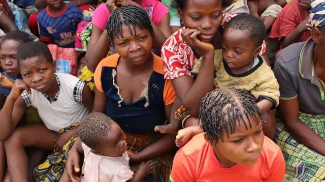 Cameroon refugee dem, mami and pickin dem