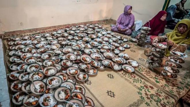 مائدة رمضانية