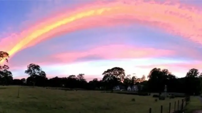 Знімки вогняної веселки, зроблені в Шотландії