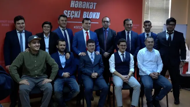 Erkən parlament seçkisinə qatılmaq istəyən gənclər ilk dəfədir ki, öz blokunu yaradıblar. "Hərəkət" adlanan seçki bloku müxtəlif siyasi görüşlü gəncləri birləşdirir.