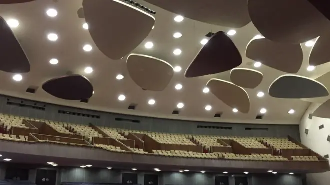 Las Nubes de Calder no sólo tienen función estética, sino acústica.