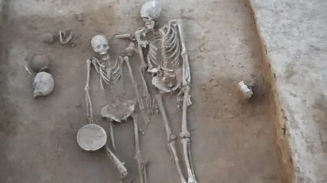 فکر کېږي، چې دواړه کسان په یوه وخت او مړه شوي دي