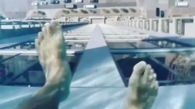 басейн над вулицею