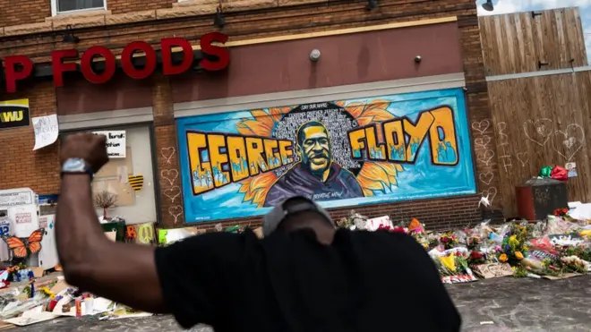 미국 미네소타주 미니애폴리스에서 발생한 조지 플로이드의 사망 사건은 미국 전역에 소요 사태를 촉발시켰다