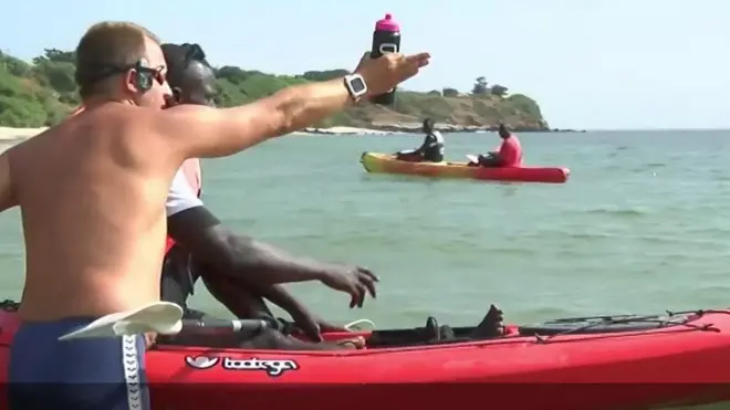 برطانوی تیراک تیر کر بحرِ اوقیانوس کو عبور کرنے کا ارادہ رکھتے ہیں اور انھوں نے سینیگال سے اپنے سفر کا آغاز بھی کر دیا ہے۔