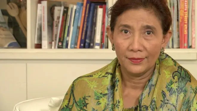 Susi Pudjiastuti wasiirka kalluumaysiga Indonesia