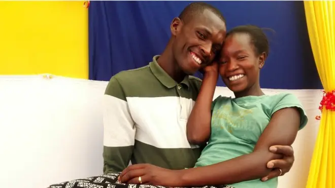 27 سالہ ولسن اور 24 سالہ این کی رومانوی کہانی نے بہت سارے کینیائی باشندوں کو بھی متاثر کیا ہے