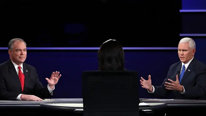 Candidatos a vicepresidente debatiendo