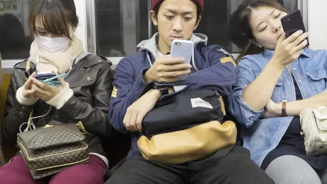 كيف تؤثر الأجهرة الإلكترونية على أدمغتنا؟