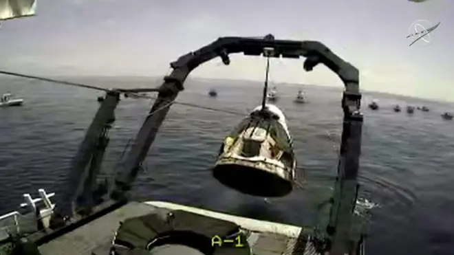 Капсула с астронавтами НАСА приводнилась в Мексиканском заливе.