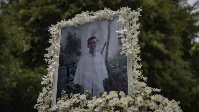 산토스의 죽음은 필리핀 전역에서 공분을 불러 일으켰다