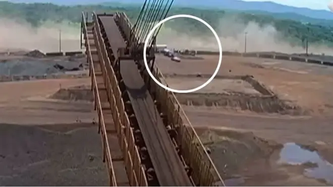 El derrumbe de la presa.