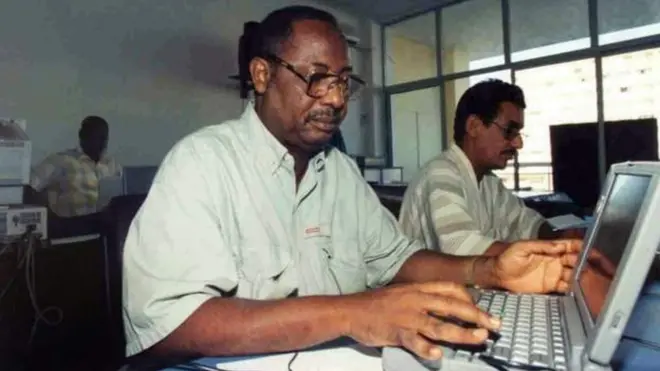 Deyda Hydara (au premier plan) a été abattu en décembre 2004 à Banjul.
