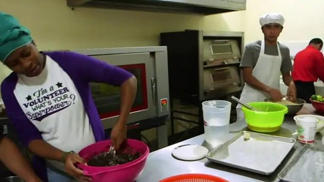 مکسیکو کې کډوال ایسار پاتې دي