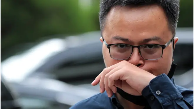 นายอานนท์ นำภา เดินทางไปยื่นหนังสือขอให้ตรวจสอบการใช้งบประมาณแผ่นดินอันเกี่ยวกับสถาบันกษัตริย์