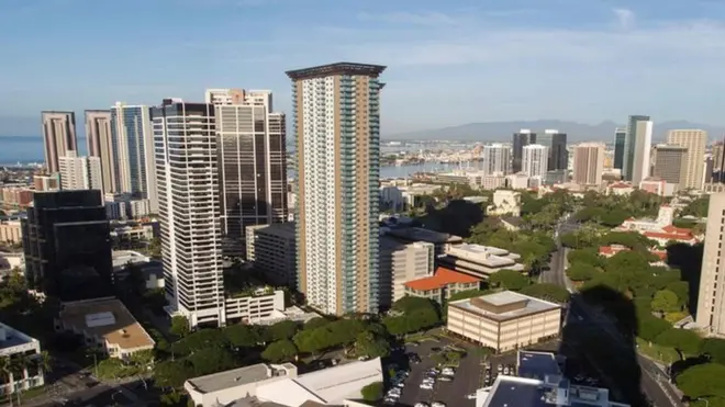 Газета Honolulu Star-Advertiser сообщила, что СМС о тревоге было разослано властями в 08:07 утра