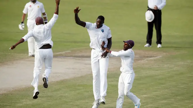 ویسٹ انڈیز اور پاکستان کے درمیان گذشتہ برس شارجہ میں ٹیسٹ سیریز کھیلی گئی تھی