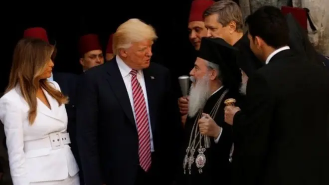 Ông Trump và phu nhân đến thăm Nhà thờ Mộ Thánh Chúa