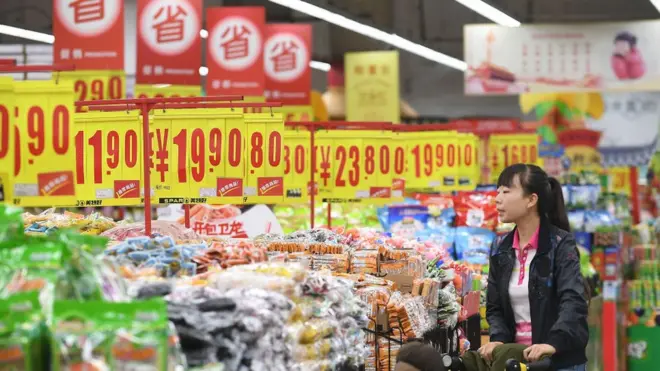 中國CPI漲幅四年來首次超過2%，但有分析稱通脹不是中國經濟目前的主要矛盾。