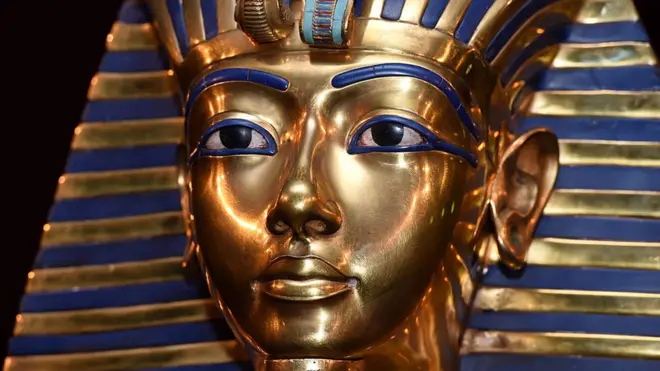 تمثال لتوت عنخ آمون