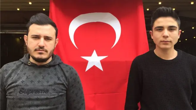 Fatih Kanık ve Oğuzhan Özcimbit, AKP'nin MHP çizgisine yaklaşmasından memnuniyet duyduklarını söylüyor.