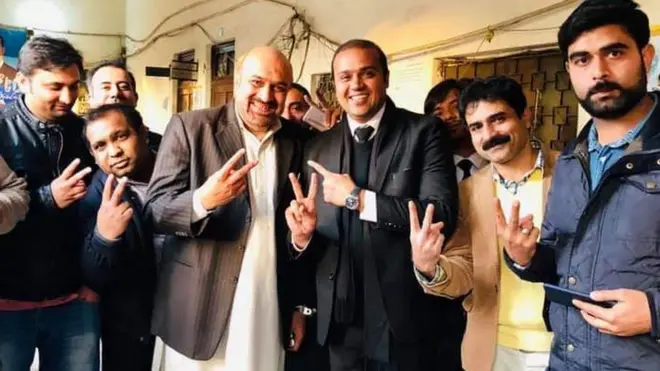 صحافی رضوان رضی ضمانت منظور ہونے کی بعد خوشی کا اظہار کرتے ہوئے