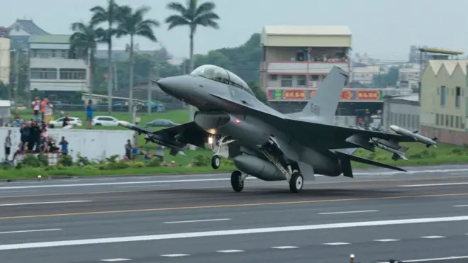 F16V戰機在台灣彰化