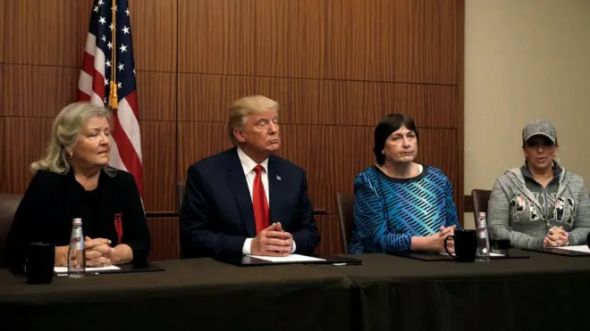 Женщины, приглашенные Трампом, не ппервый год обвиняют Клинтона в приставаниях