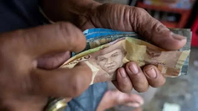 Pemerintah mencabut program insentif untuk pekerja atau buruh yang memiliki gaji di bawah Rp5 juta pada tahun ini.