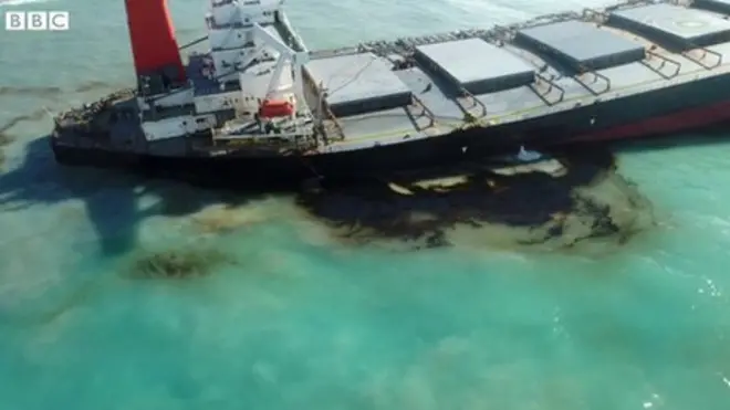 Mauritius'ta çevre felaketi: 4 bin ton petrol denize sızıyor